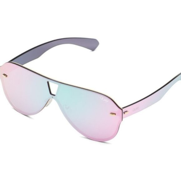 Quay Australia Accessories - Used like newQUAYSunglassesSTAYAFLOATFUNBOYPinkBag